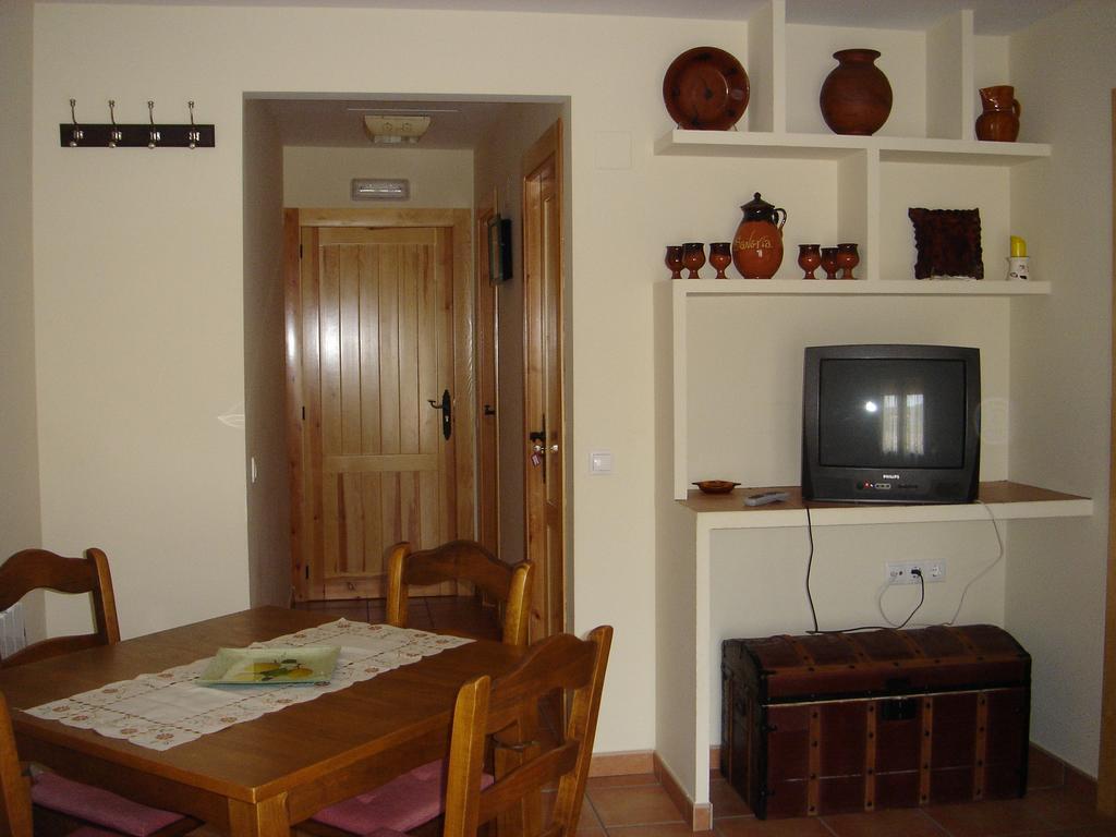 Ribatajada Apartamentos Serrano מראה חיצוני תמונה