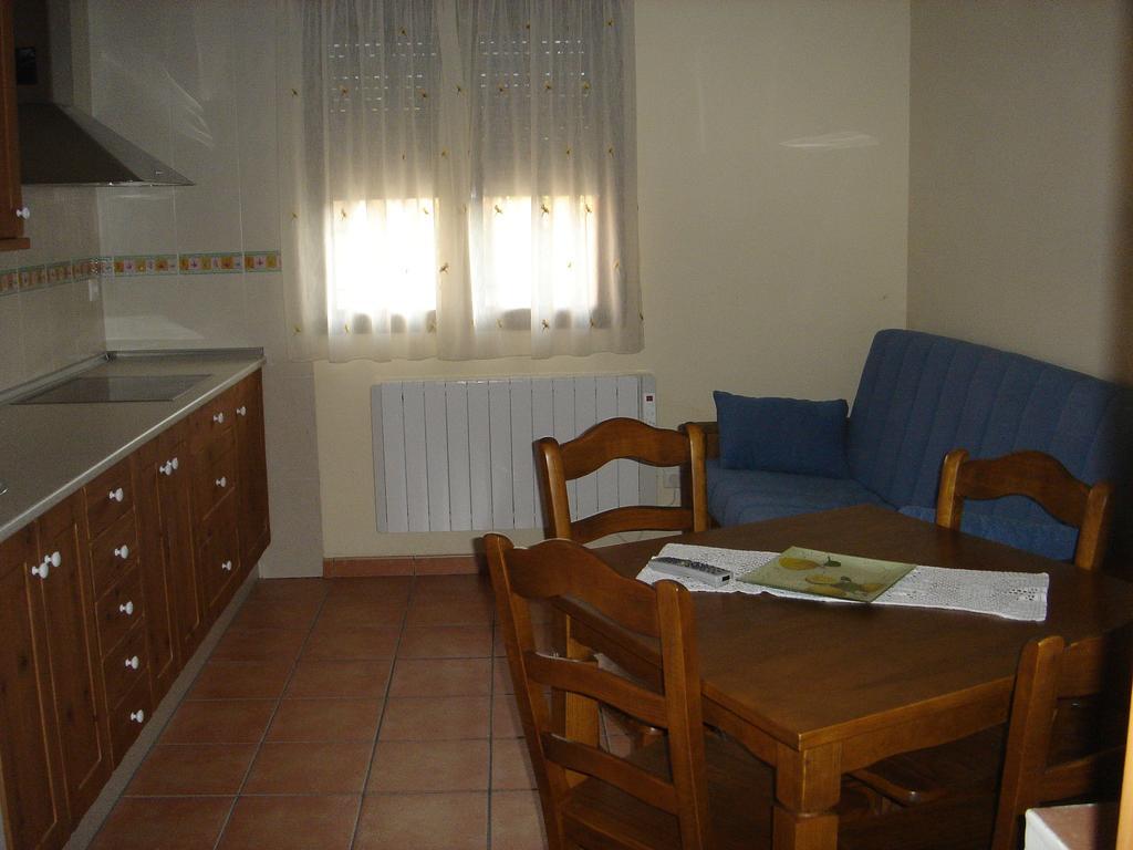 Ribatajada Apartamentos Serrano מראה חיצוני תמונה