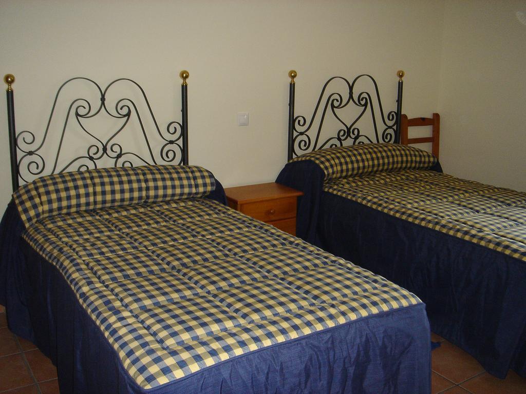 Ribatajada Apartamentos Serrano מראה חיצוני תמונה