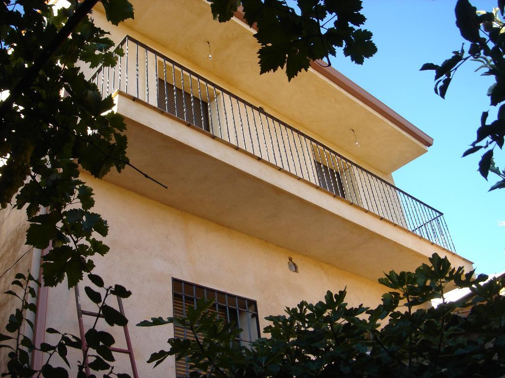 Ribatajada Apartamentos Serrano מראה חיצוני תמונה